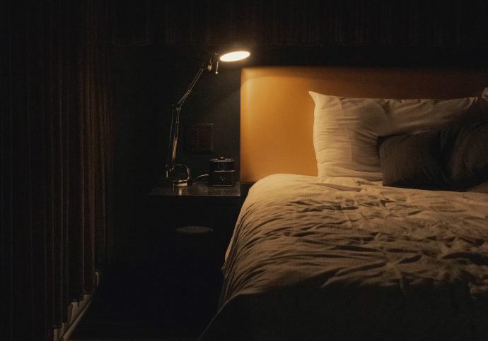 Lo que debes saber sobre la iluminación ideal de un dormitorio 